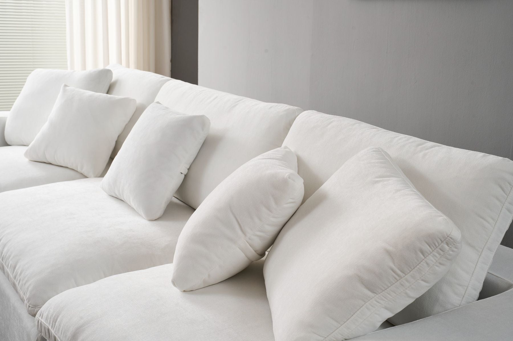 Norwick White Cloud Sectional Sofa – 4-Piece