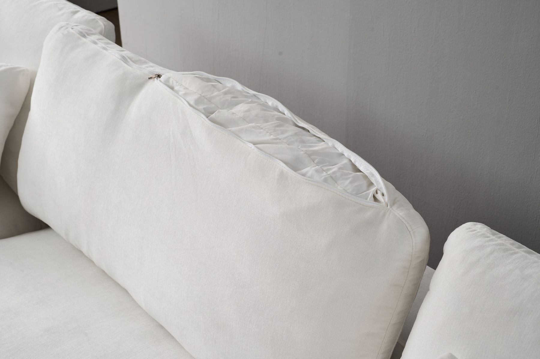 Norwick White Cloud Sectional Sofa – 4-Piece